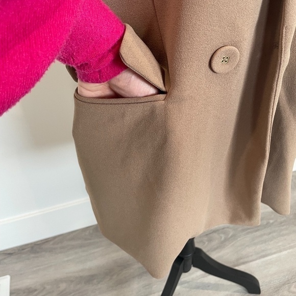 Fashion Nova Sleeveless Beige Coat - Picture 2 of 6